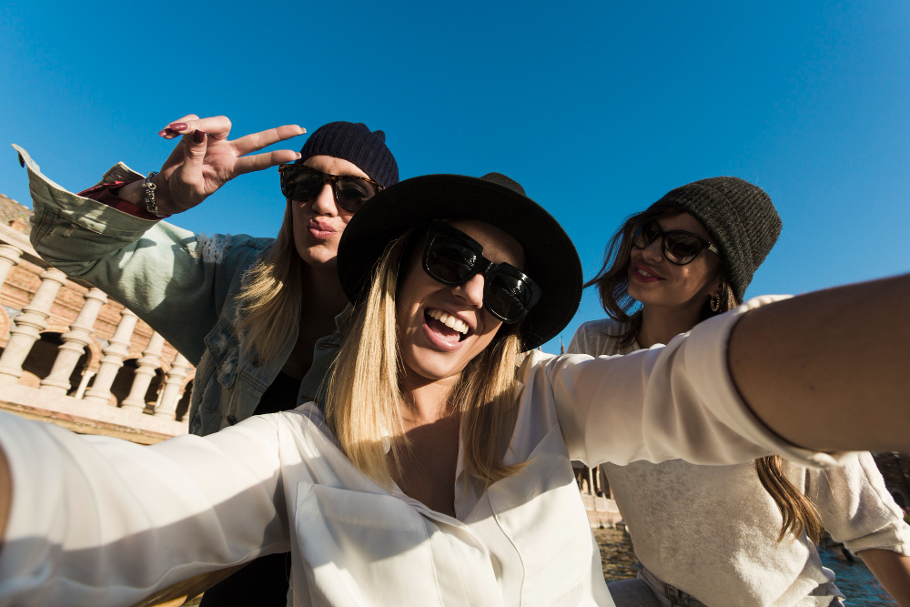 Cheap flights for Friendship Day